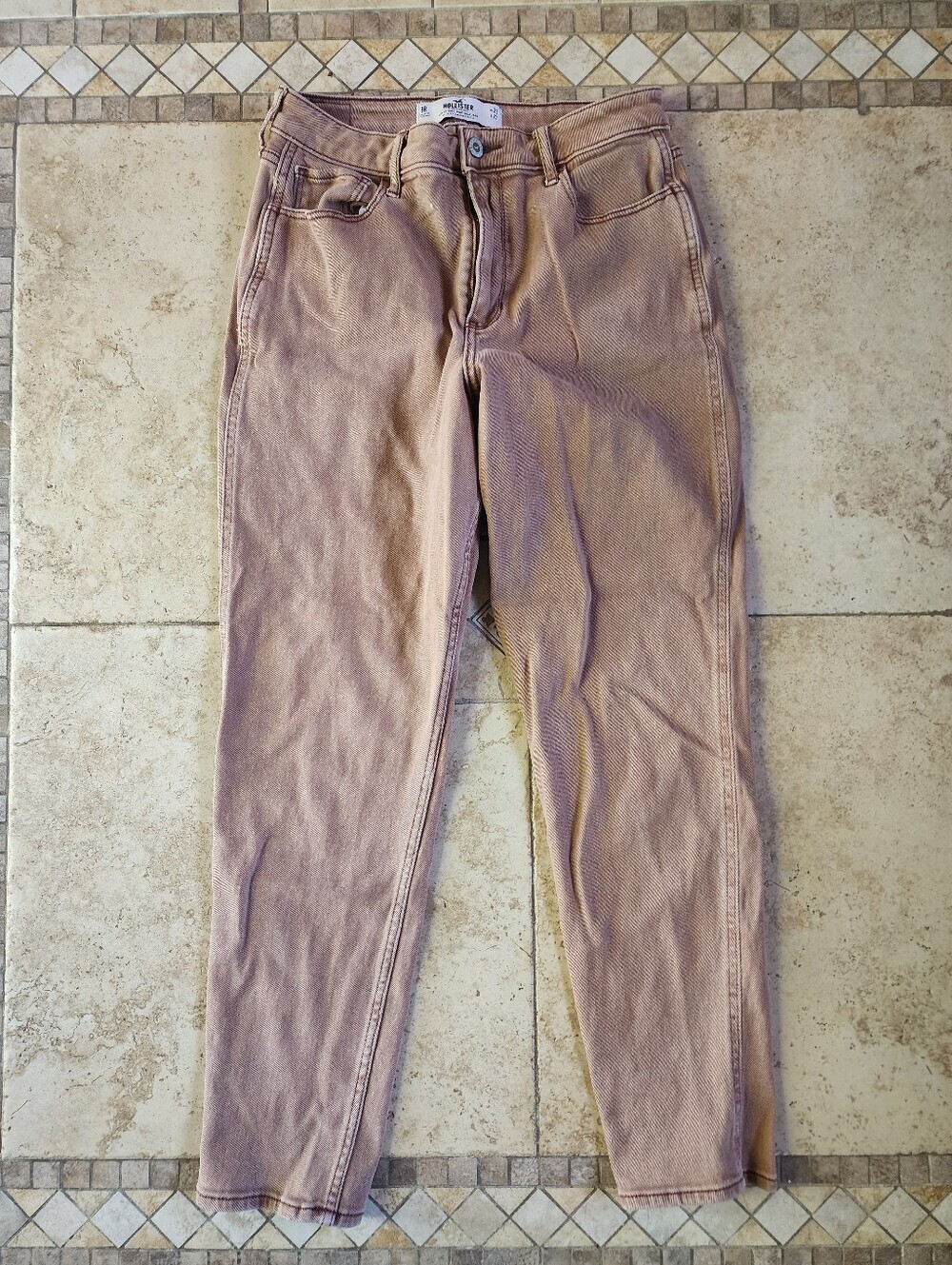 Hollister Curvy High Rise Mom Jean